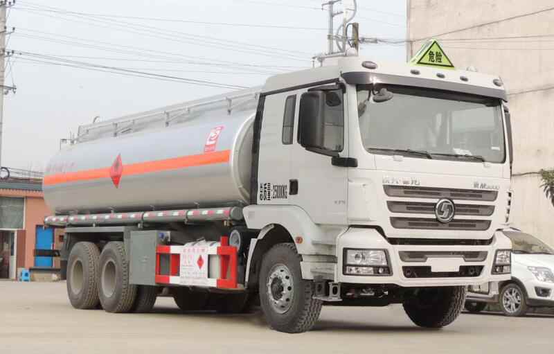 陜汽德龍后八輪油罐車(chē)圖片 陜汽德龍后八輪油罐車(chē)圖片
