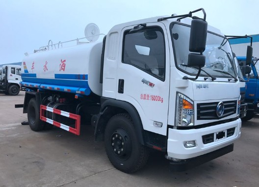 東風(fēng)御虎8噸灑水車(chē)圖片 東風(fēng)御虎8噸灑水車(chē)圖片