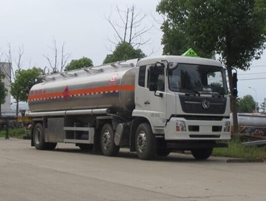 國(guó)六東風(fēng)天錦小三軸鋁合金油罐車(chē)圖片 國(guó)六東風(fēng)天錦小三軸鋁合金油罐車(chē)圖片