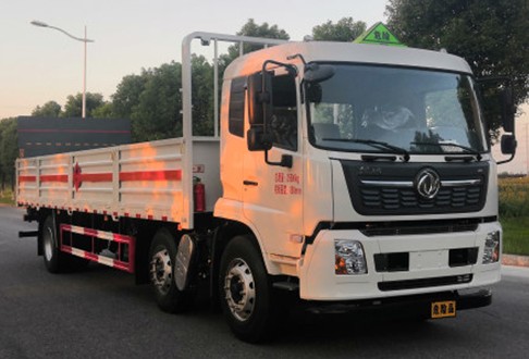 東風(fēng)天錦小三軸(6x2)氣瓶運(yùn)輸車(chē) 東風(fēng)天錦小三軸(6x2)氣瓶運(yùn)輸車(chē)