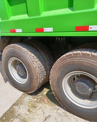 庫(kù)存解放JH6前四后八自卸車(chē) 庫(kù)存解放JH6前四后八自卸車(chē)