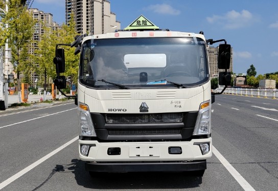 重汽豪沃10方加油車(chē)_重汽豪沃8噸加油車(chē)_專(zhuān)威牌HTW5127GJYZ6Q型加油車(chē) 重汽豪沃10方加油車(chē)_重汽豪沃8噸加油車(chē)_專(zhuān)威牌HTW5127GJYZ6Q型加油車(chē)