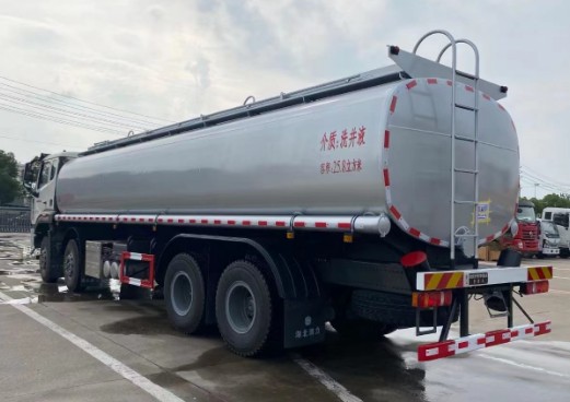 重汽豪沃前四后八供液車_潤(rùn)知星牌SCS5313TGYZZ6型供液車 重汽豪沃前四后八供液車_潤(rùn)知星牌SCS5313TGYZZ6型供液車